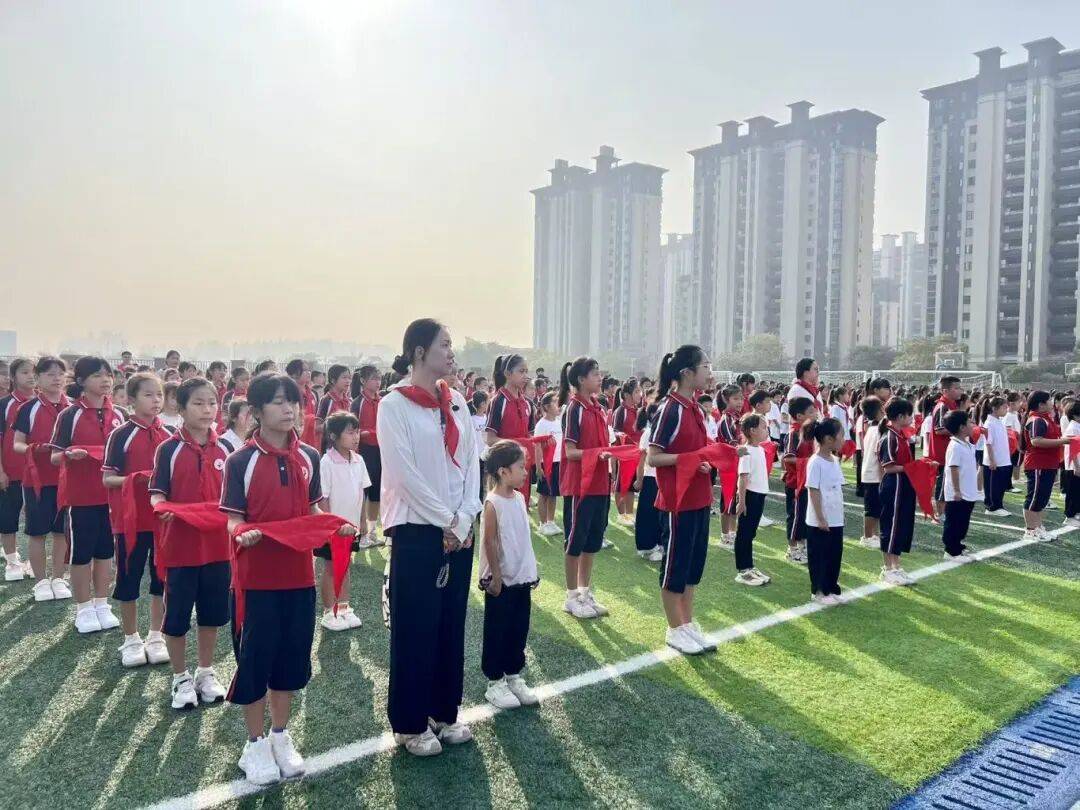 <strong></p>
<p>手机银行理财</strong>我县各级少先队组织开展“强国复兴有我 争当新时代好少年”建队日主题活动