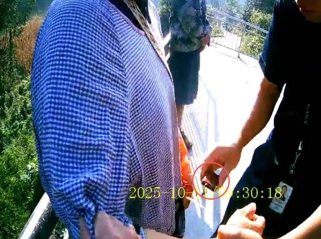 100斤玉米上秤秒变60斤?贵州一村民遭“鬼秤”骗粮!民警出手<strong></p>
<p>理财钱包</strong>,5人被拘