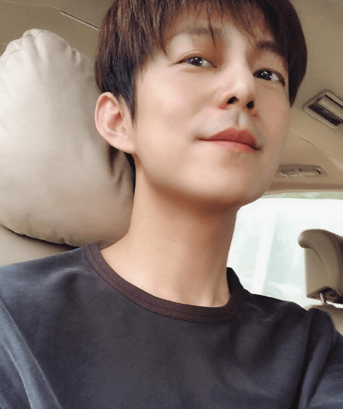 51岁何炅坦言:精力大不如前<strong></p>
<p>理财钱包</strong>,我现在特别痛苦,又近视又老花