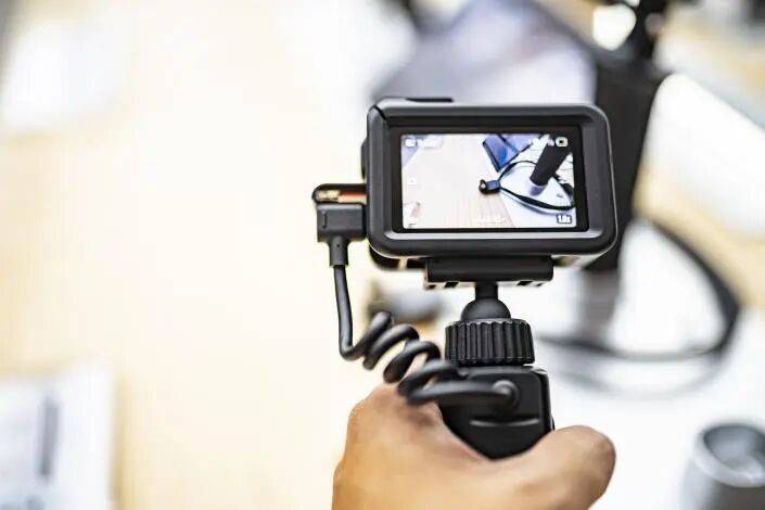 硬刚“背刺”争议<strong></p>
<p>理财钱包</strong>,大疆为何主动降价?