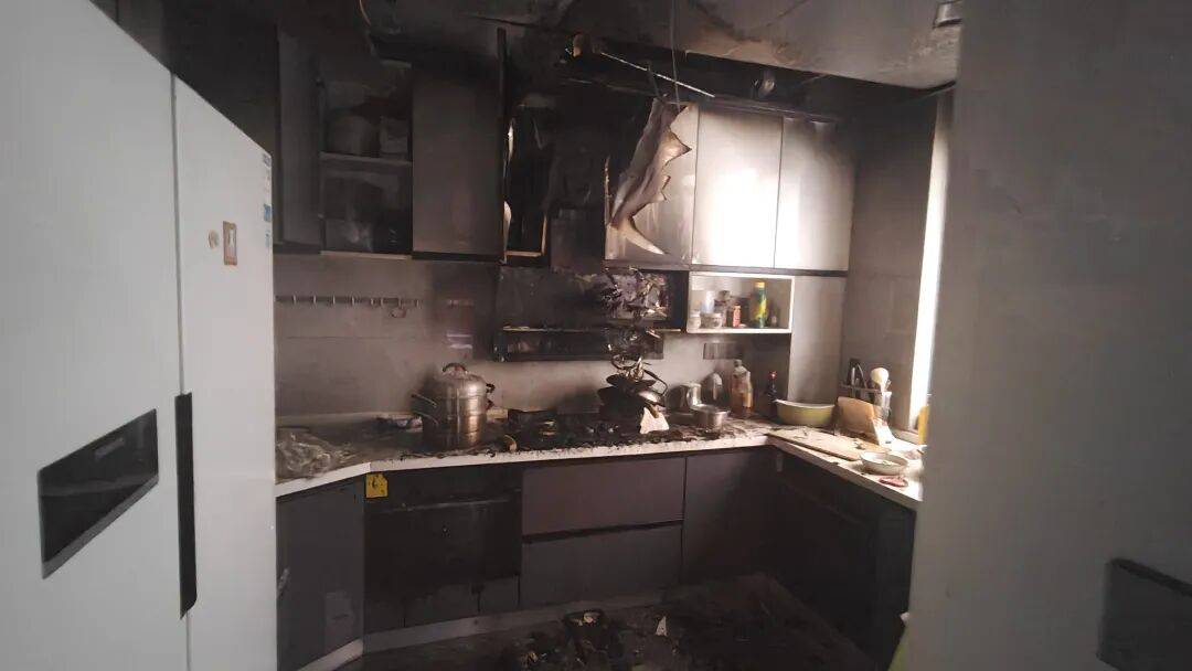 以案为鉴 | 家中起火前<strong></p>
<p>理财钱包</strong>，他们都曾接到一通电话……