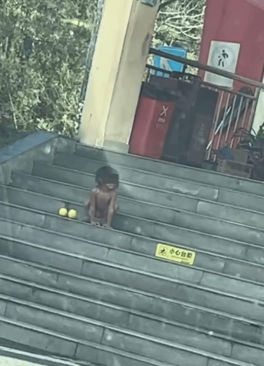 大理回应高速上有家庭带“野人小孩”：父母坚持让娃亲近自然<strong></p>
<p>银行基金理财</strong>，生活暂无困难，没虐待