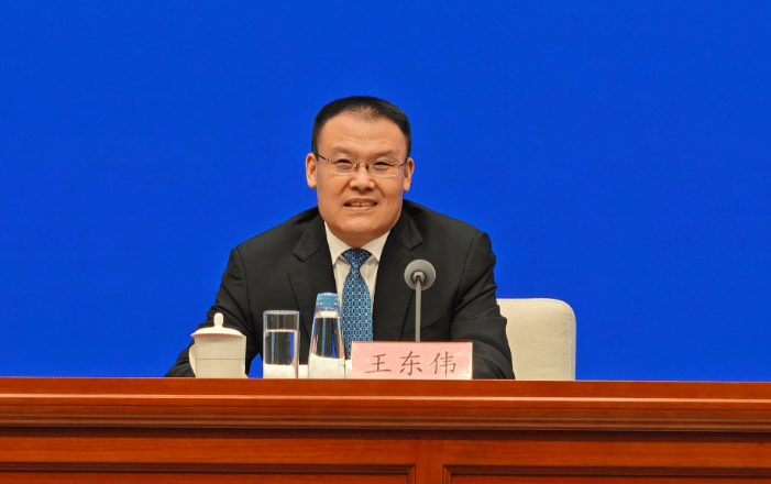 中央批准：财政部副部长王东伟，任安徽省委常委