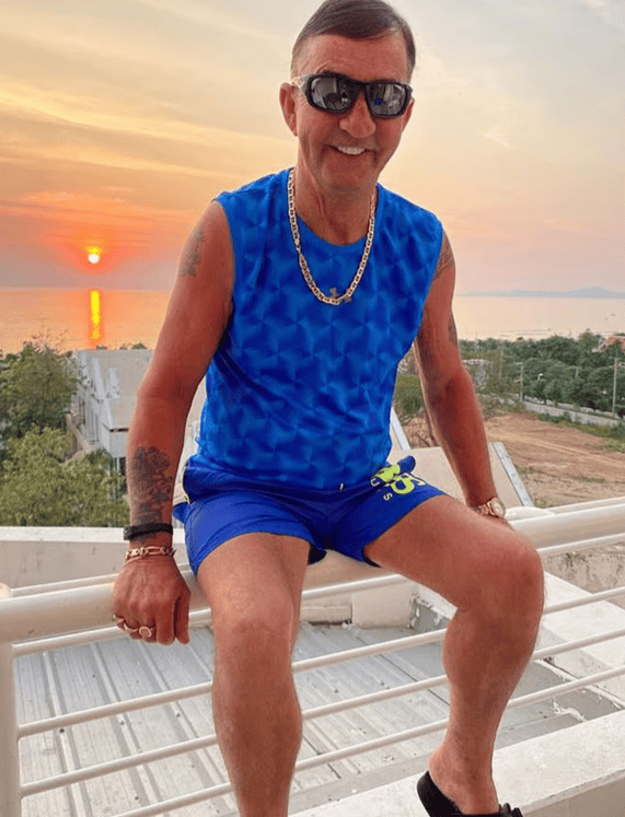 英国男子土耳其车祸去世<strong></p>
<p>银行基金理财</strong>，女儿称治疗期间医院威胁他们捐出父亲一器官