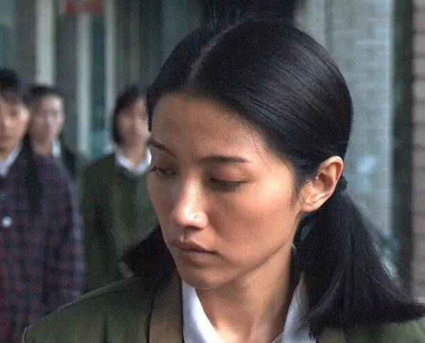 52岁影后颜丙燕公开小20岁男友:他知道我将步入更年期<strong></p>
<p>银行基金理财</strong>,已甜蜜相恋5年,两人出门必须手拉手