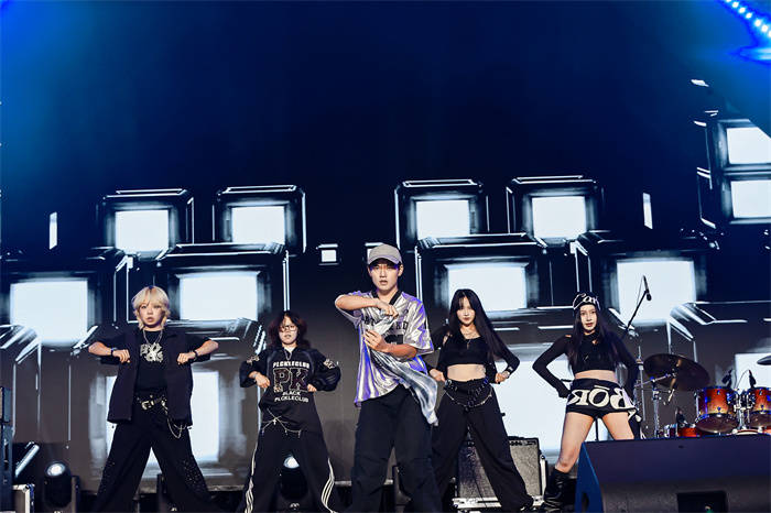 活力唱响青春经济<strong></p>
<p>第一理财</strong>,第四届青春上海大学生音乐节绽放南上海科创中心