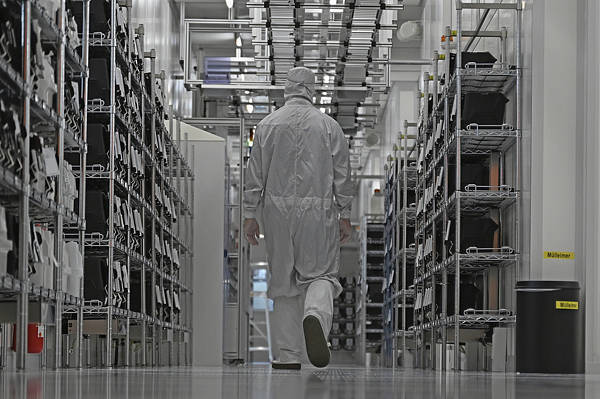 荷兰经济事务部大臣透露“将在几天内与中方会面”<strong></p>
<p>第一理财</strong>,但仍在狡辩