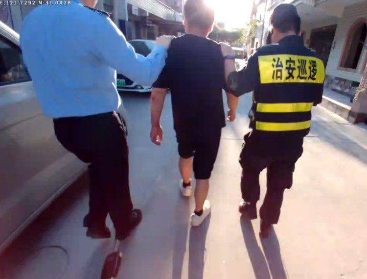 每月稳定收入8000多元却忍不住经常偷快递<strong></p>
<p>深圳理财</strong>，上海一男子被刑拘