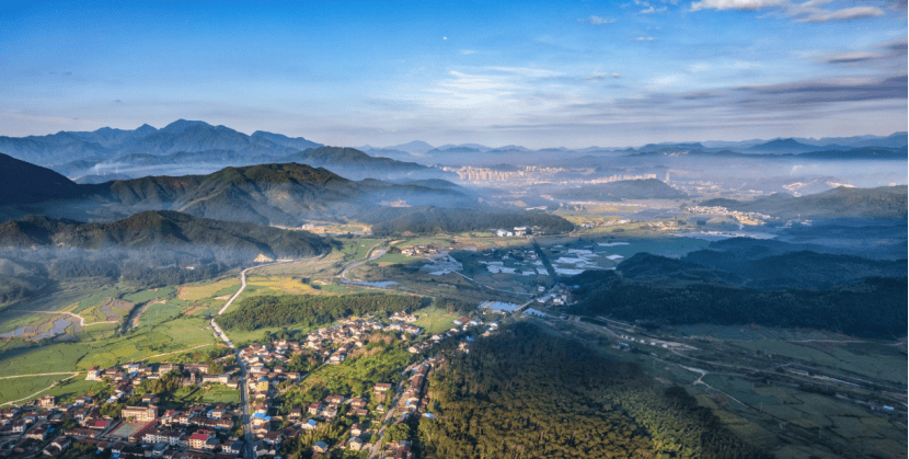 为什么年轻人迷上了爬山? | 秋高气爽<strong></p>
<p>深圳理财</strong>,是时候出发了→