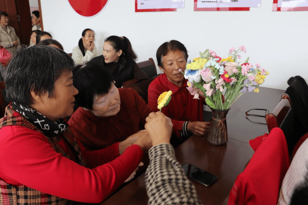 当钩针遇见乡土<strong></p>
<p>钱包理财</strong>,曲阜“非遗培训”绘就乡村振兴新图景