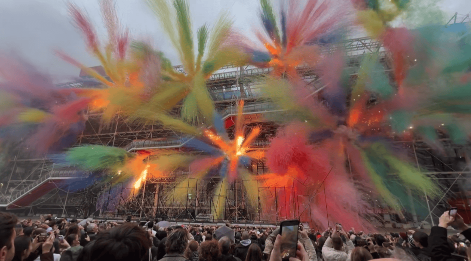 蔡国强在巴黎再办烟花秀<strong></p>
<p>理财红包</strong>,当地艺术展会宣布取消与蔡国强对话活动,活动信息从官网撤下