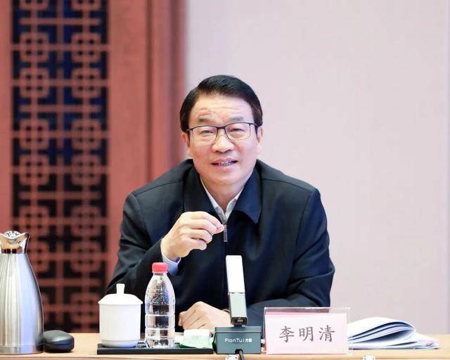 中央批准<strong></p>
<p>银行理财基金</strong>,陈新武、张伟履新职