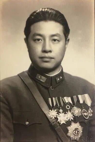 确认了<strong></p>
<p>银行理财基金</strong>!是著名歌手刘若英的爷爷