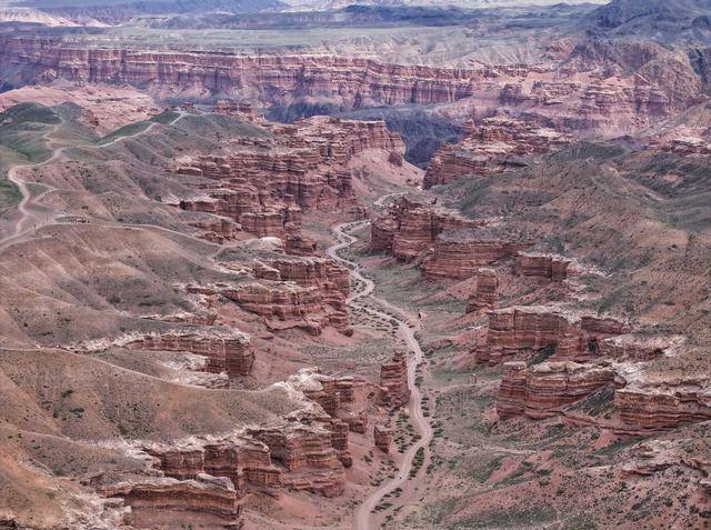 青年说 | 到中亚<strong></p>
<p>商业银行理财</strong>,奔赴一场激动人心的“探秘”