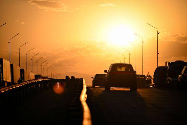 青年说 | 到中亚<strong></p>
<p>商业银行理财</strong>,奔赴一场激动人心的“探秘”