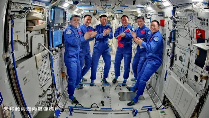 疑似遭空间微小碎片撞击<strong></p>
<p>e理财</strong>,神舟二十号返回任务将推迟进行