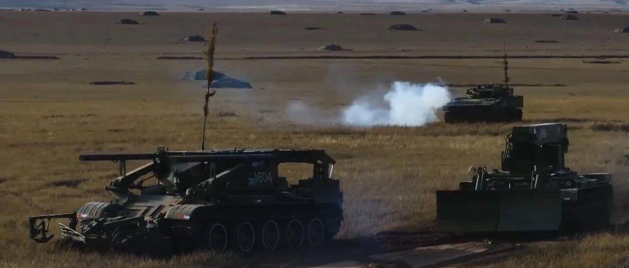 大场面!机器狗、无人机开路<strong></p>
<p>e理财</strong>,实兵对抗演练画面公布