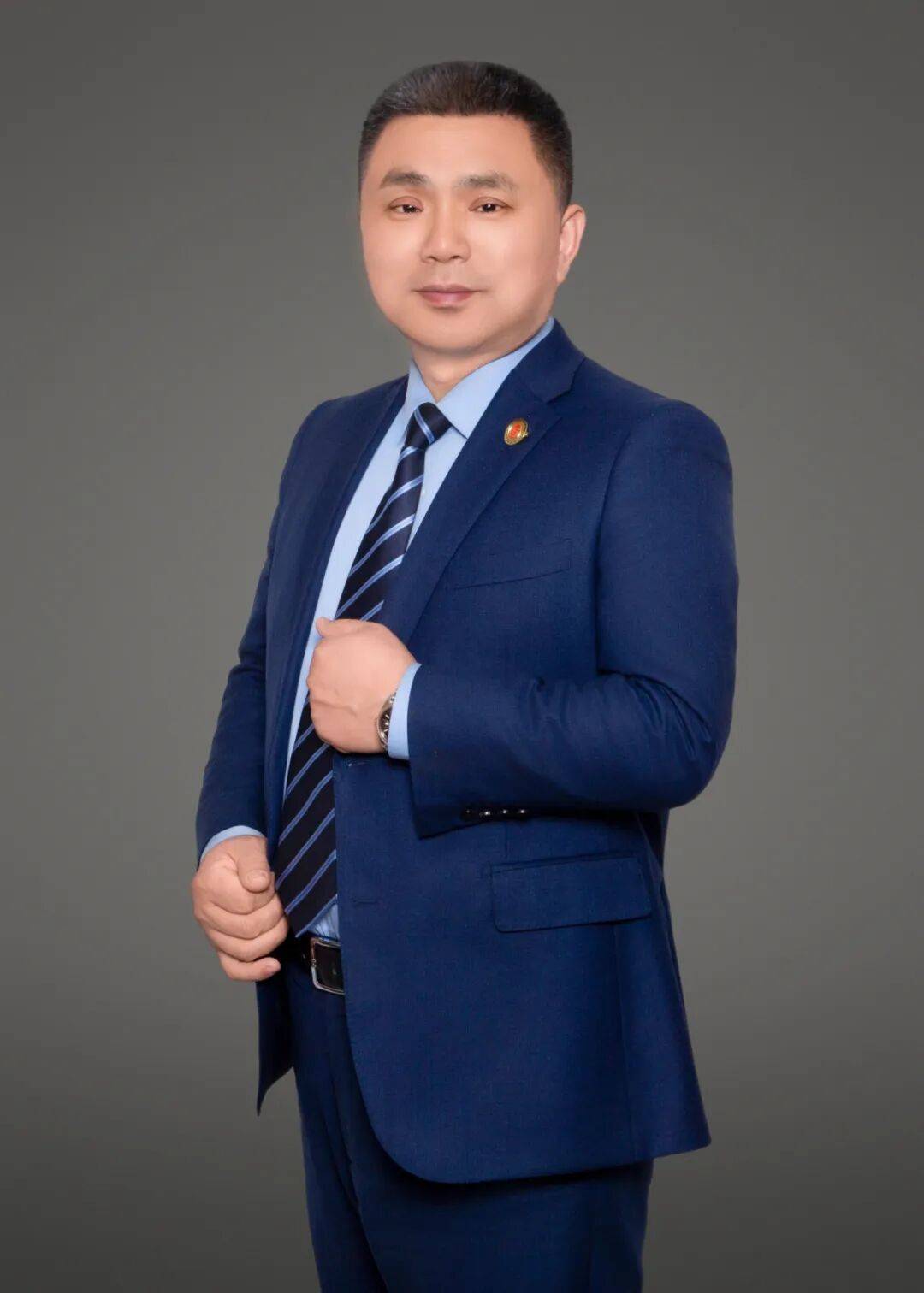 二姐夫帮忙装修房子<strong></p>
<p>理财群</strong>，铺瓷砖后卷走3万多装修款，这是违约还是诈骗？