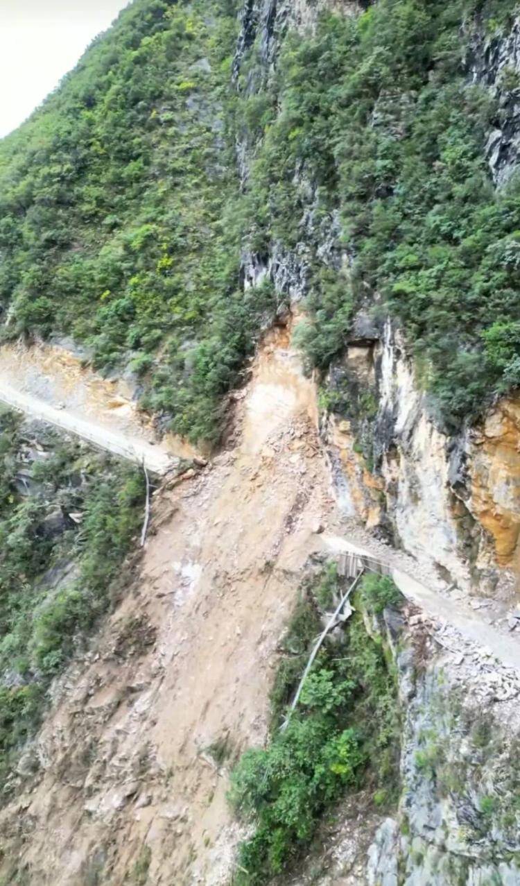 重庆网红“挂壁公路”垮塌<strong></p>
<p>理财群</strong>,附近村民外出绕行已半月盼修复,当地:已完成排危,正在修