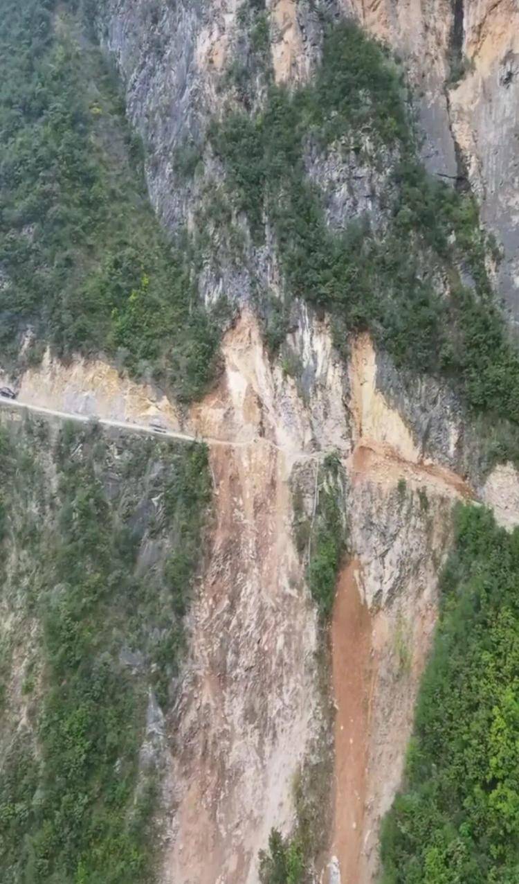 重庆网红“挂壁公路”垮塌<strong></p>
<p>理财群</strong>,附近村民外出绕行已半月盼修复,当地:已完成排危,正在修