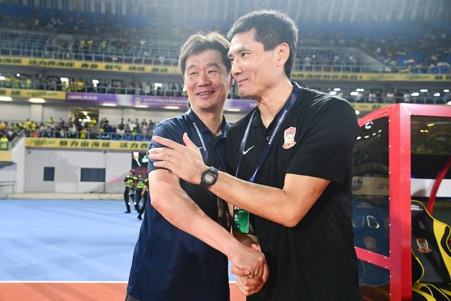 全球选聘四个月<strong></p>
<p>理财群</strong>,招来只有一年执教经历的本土教练,国足新帅竟是邵佳一