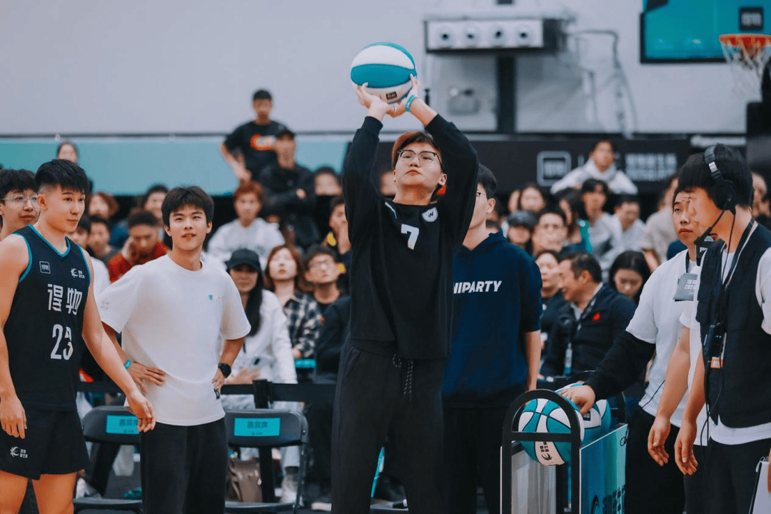 复旦、交大、同济等八大高校集结<strong></p>
<p>个人银行理财</strong>,得物App“新生杯”篮球赛首战上海