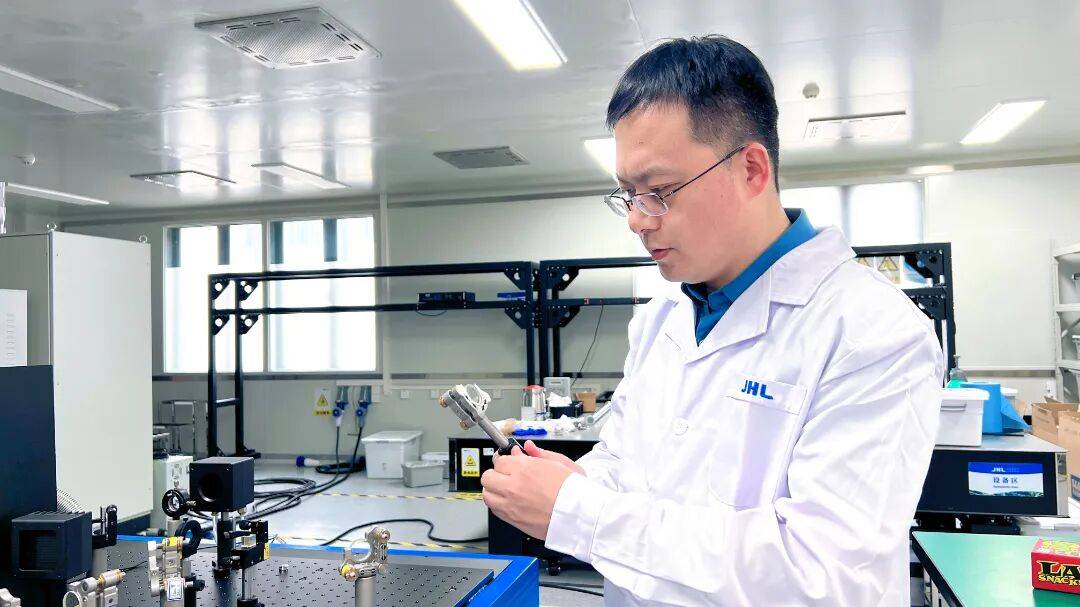 认真学习贯彻党的二十届四中全会精神<strong></p>
<p>个人银行理财</strong>!来听听他们怎么说