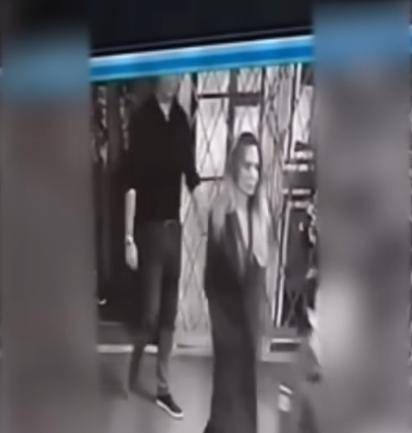 安吉丽娜·朱莉访乌<strong></p>
<p>个人银行理财</strong>,保镖被带走