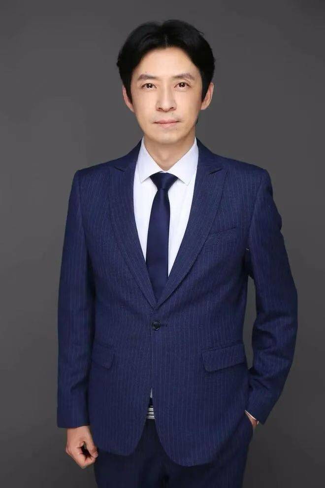 54岁知名影评人突然去世<strong></p>
<p>老人理财</strong>，留诗：白首尤当是少年