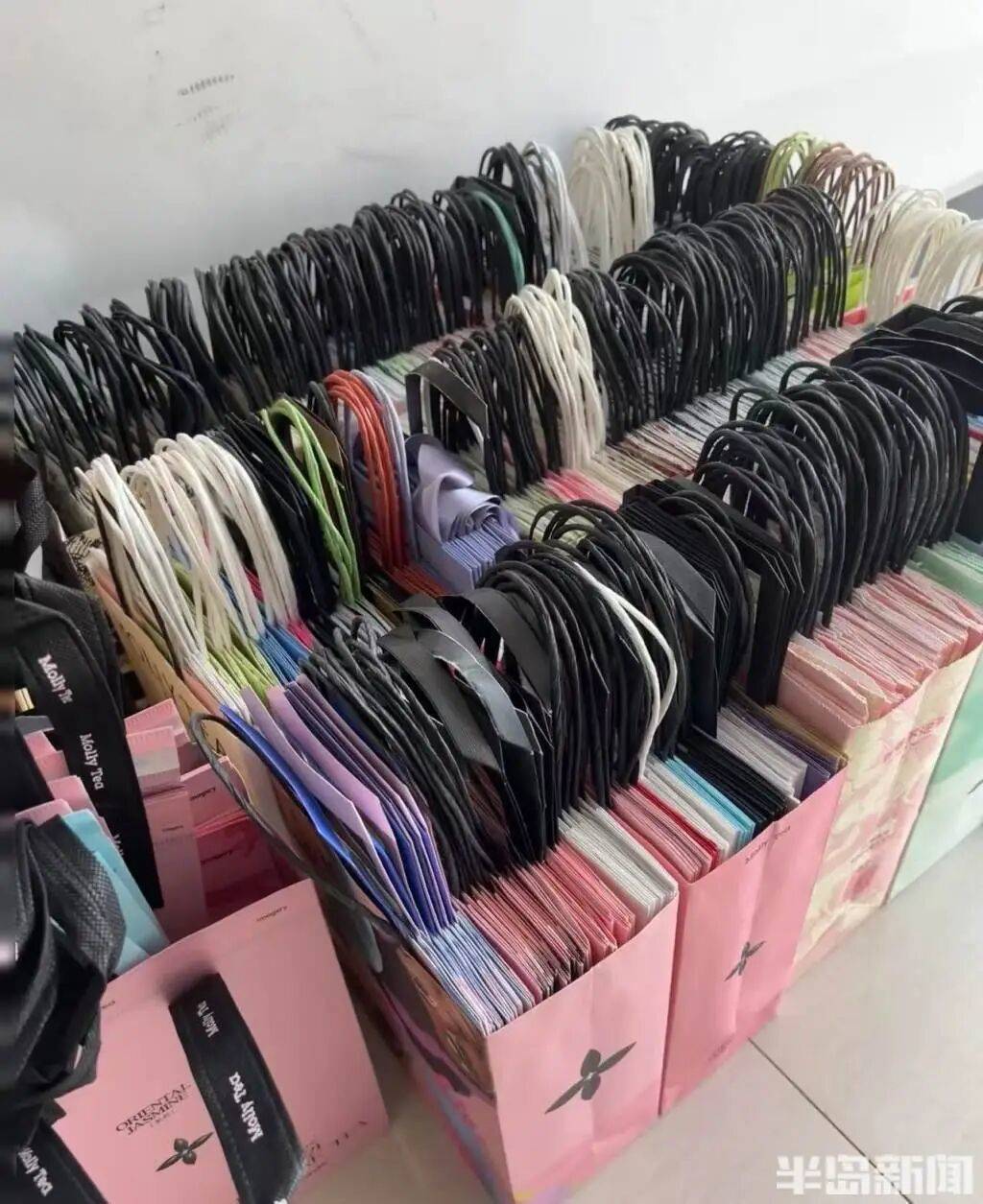 火了!大批人开始囤<strong></p>
<p>老人理财</strong>,随手扔掉的东西,有人靠它赚了近千元