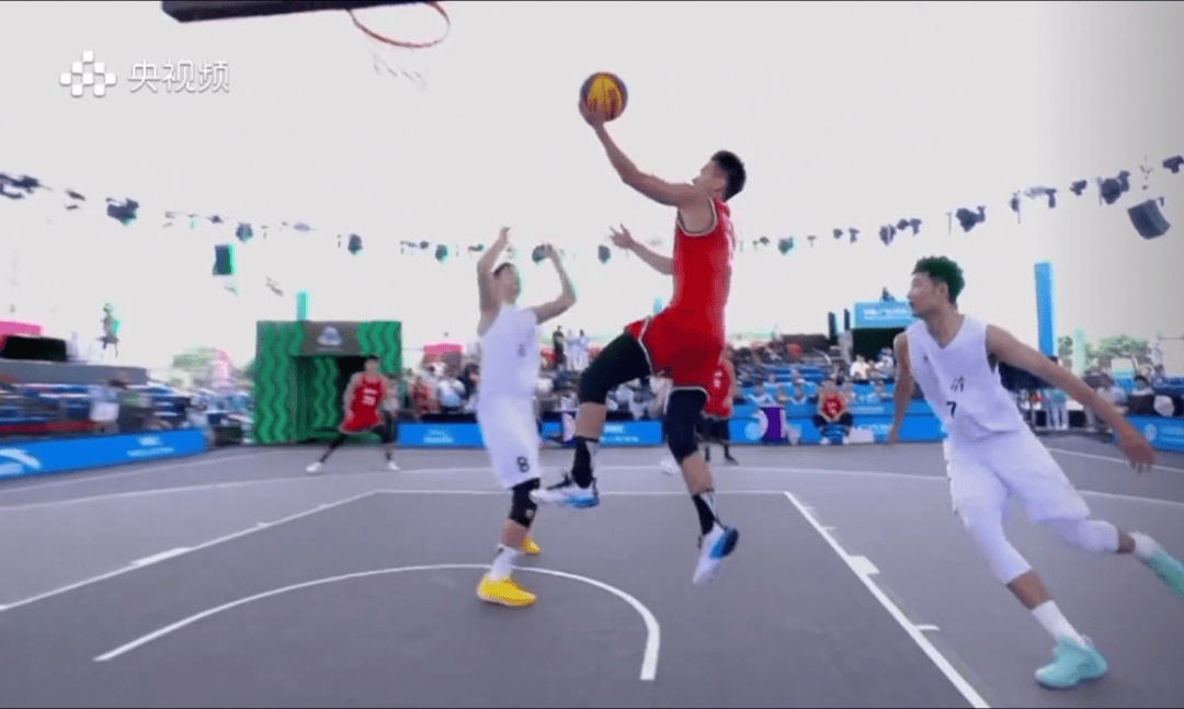 全运会男子三人篮球赛<strong></p>
<p>1万理财</strong>,陈国豪、周泽源代表广东队出战,战胜江苏队取得开门红!