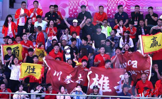 全运会拳击男子80公斤级决赛<strong></p>
<p>1万理财</strong>,王小保夺冠!