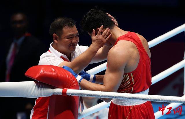 全运会拳击男子80公斤级决赛<strong></p>
<p>1万理财</strong>,王小保夺冠!