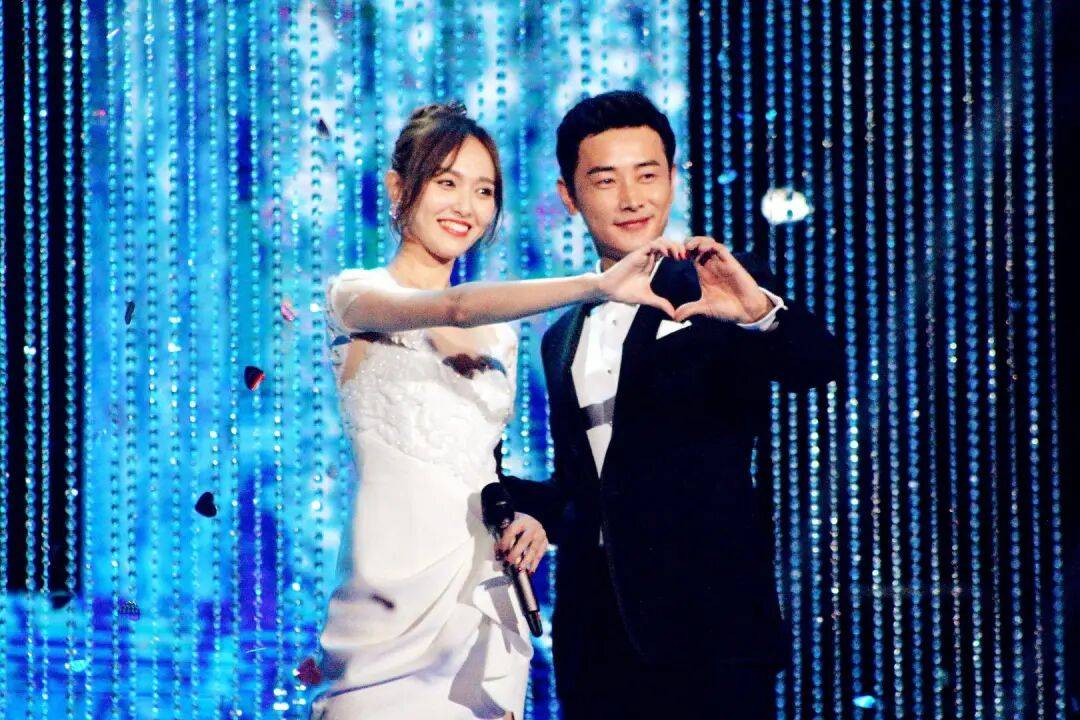 曝内娱著名恩爱夫妻已离婚<strong></p>
<p>50万理财</strong>，演员“唐嫣 罗晋”冲上热搜，天眼查显示两人无商业关联