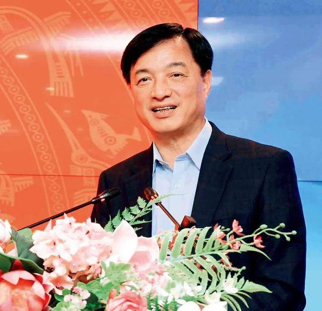 一年半<strong></p>
<p>50万理财</strong>,阮维玉四次晋升