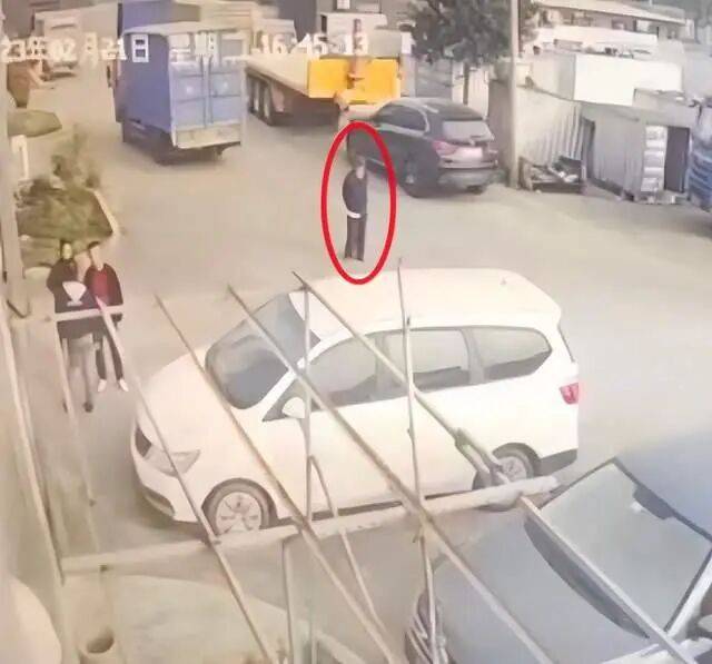 阳江95岁老翁车祸住院3月去世<strong></p>
<p>理财消费</strong>,鉴定称自身因素系死亡主因;司机被判一年两个月不断申诉,广东高院:量刑明显不当将再审