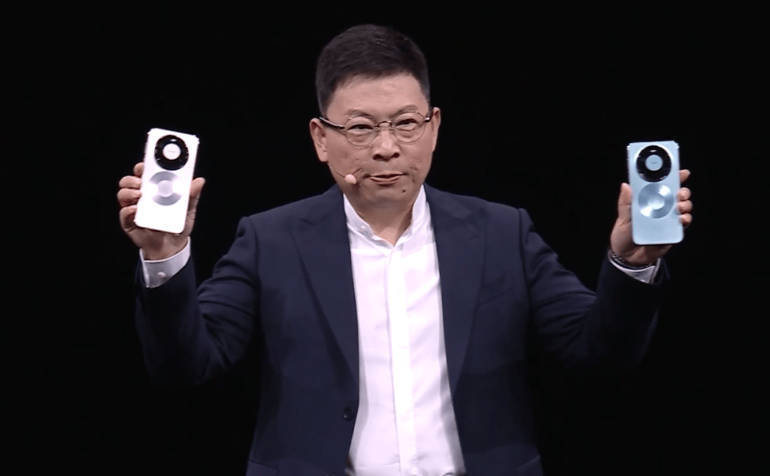 华为Mate 80<strong></p>
<p>零钱通理财</strong>,4699元起!网友:我真冲了!