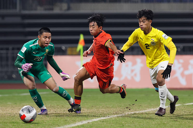 U16国足让中国球迷继续“过年”<strong></p>
<p>2017理财</strong>,对手再弱,连续踢出两位数比分也非易事