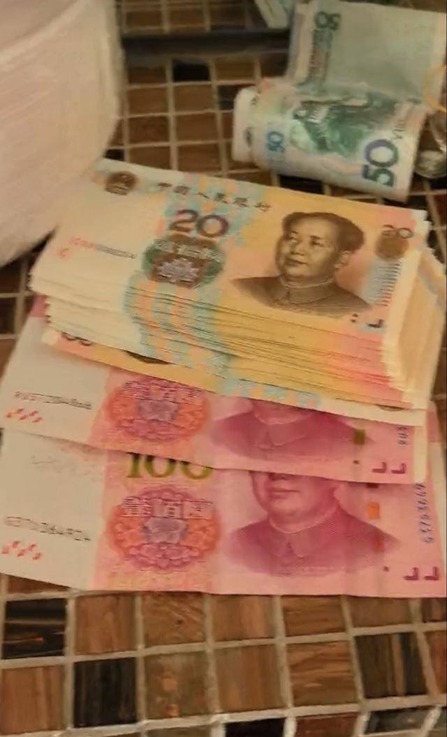 房子要卖了<strong></p>
<p>理财新闻</strong>,两万多现金和珍贵邮票却落在里面,还好有他