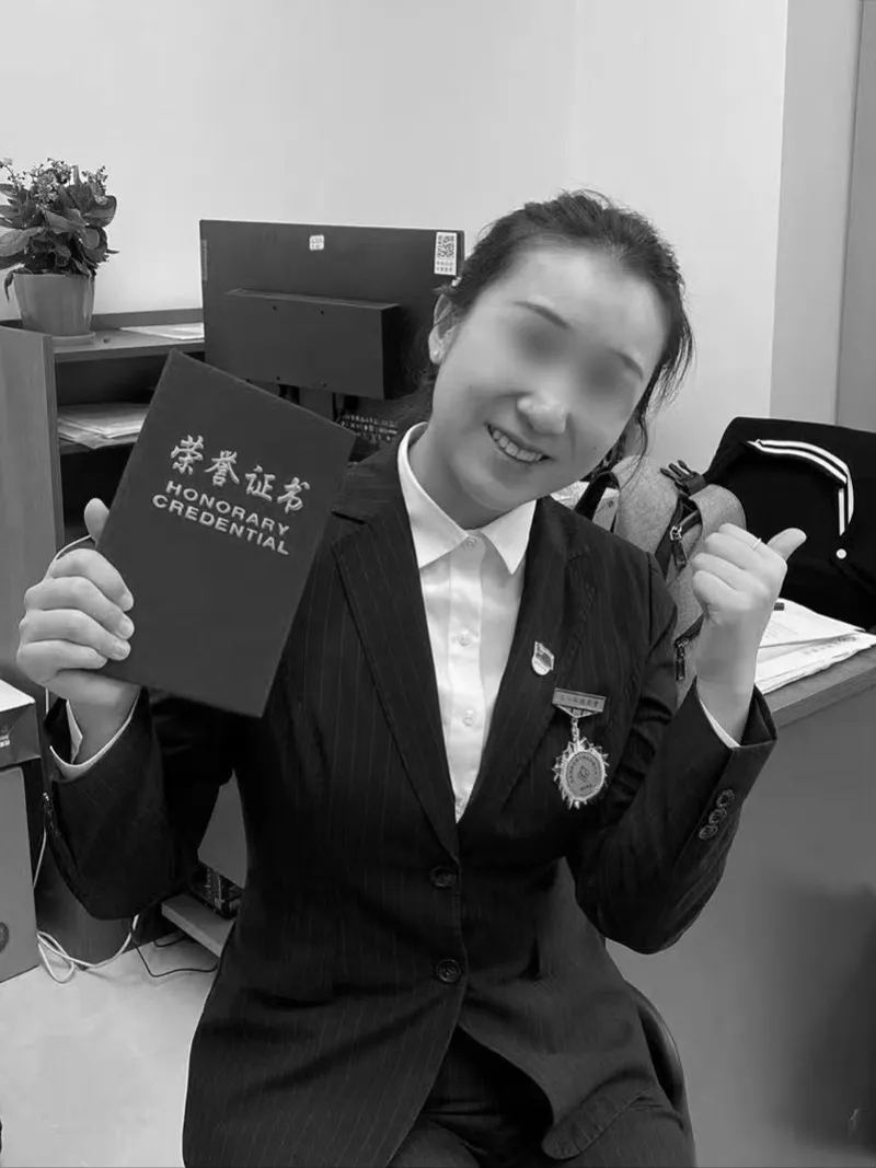 28岁女子被高空抛砖砸中离世<strong></p>
<p>理财新闻</strong>,凶手被判处死刑;家属起诉事发地物业等单位:凶手6天里多次高空抛物