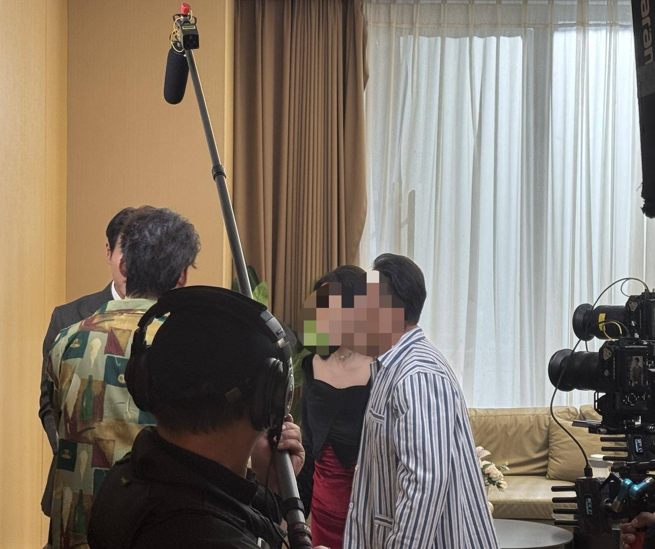 日薪300元招特约演员<strong></p>
<p>理财产品利率</strong>,进组拍戏先交近万元集训费?业内人士揭短剧演员招募利益链