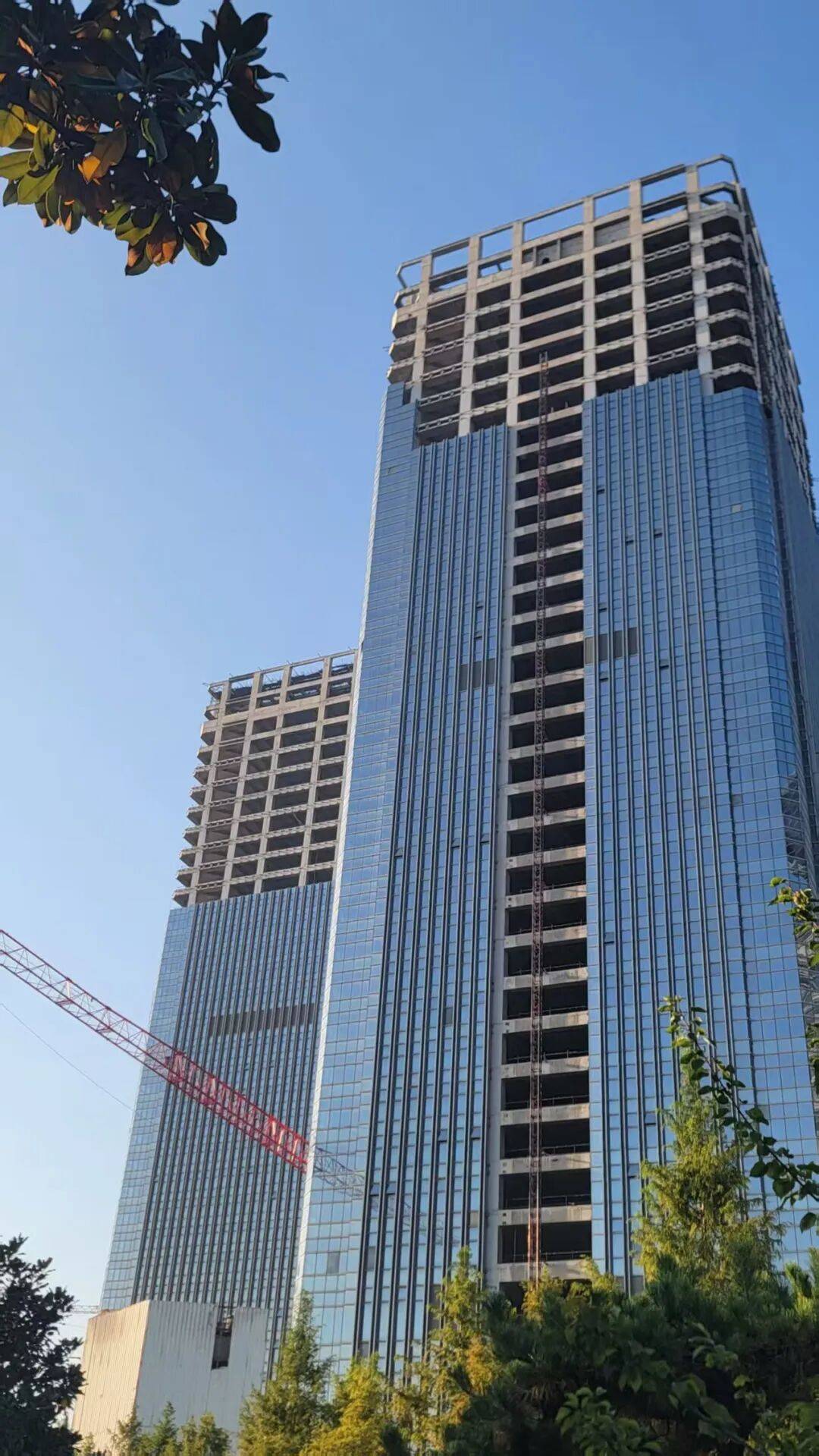 西安地标“双子塔”荒芜十年<strong></p>
<p>理财中心</strong>,7.48亿起拍