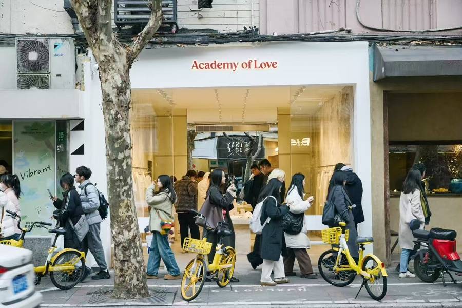 法国人在上海开店<strong></p>
<p>理财的软件</strong>,只卖白色衣服竟然火了丨上海滩上洋掌柜