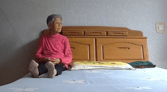 女子晒照对比奶奶自爷爷去世9个月后变化:再也不是时髦的老太太了<strong></p>
<p>理财的软件</strong>,评论区泪目