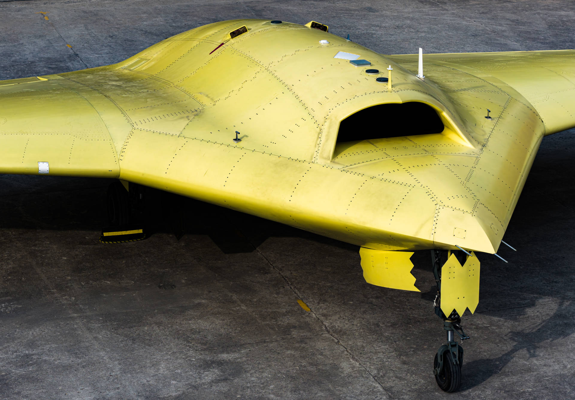 多张高清大图<strong></p>
<p>贷贷网理财</strong>!新型高空高速长航时无人机彩虹-7近日成功首飞