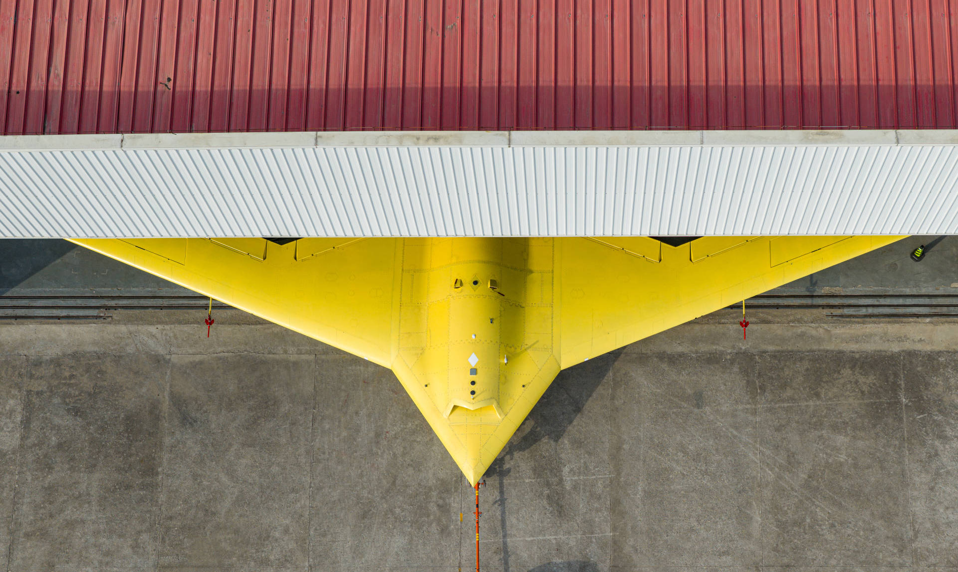 多张高清大图<strong></p>
<p>贷贷网理财</strong>!新型高空高速长航时无人机彩虹-7近日成功首飞