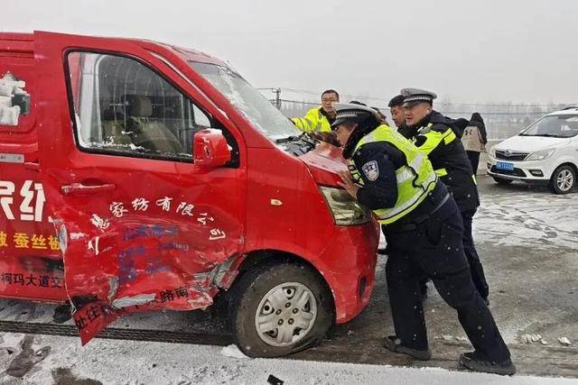 外交部发言人毛宁点赞山东德州交警<strong></p>
<p>贷贷网理财</strong>!