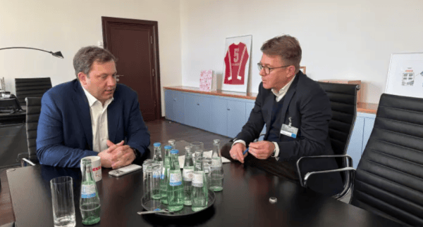 德国铁路公司订购中国电动公交车<strong></p>
<p>理财有限公司</strong>，德财长：让我十分恼火