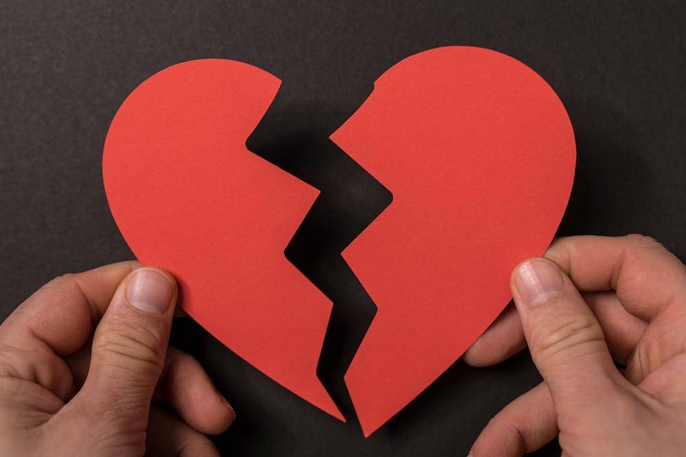 “00后”小伙致年长8岁女友怀孕<strong></p>
<p>理财通</strong>，称年龄不适合结婚生子 女方无奈流产起诉索赔，判了